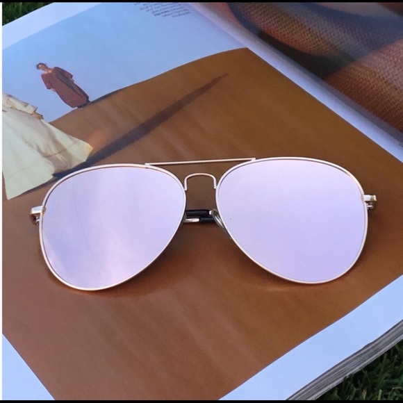 Accessories - Rose Gold Mirrored Aviator Sunglasses